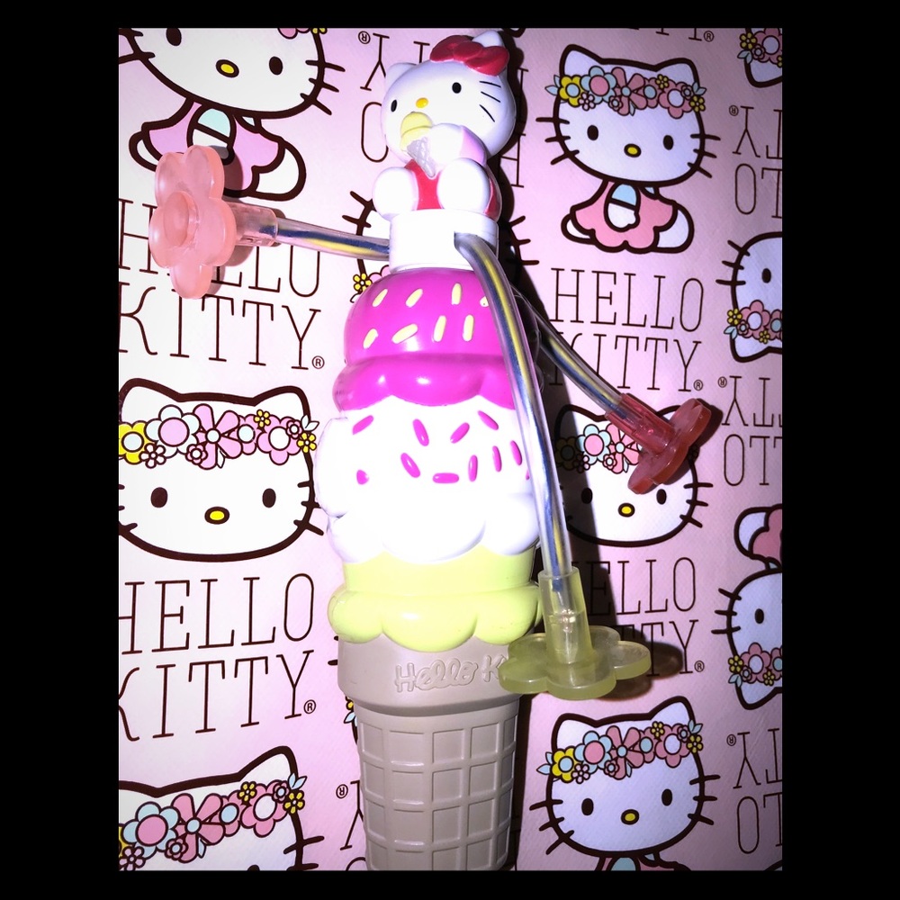 ❤️HELLO KITTY SPIN LIGHT UP TOY ❤️